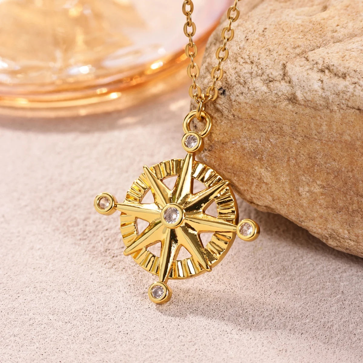 Zircon Round Compass Pendant Necklace for Women Stainless Steel Gold Color Choker Fashion Jewelry Hip Hop Accessories Gift
